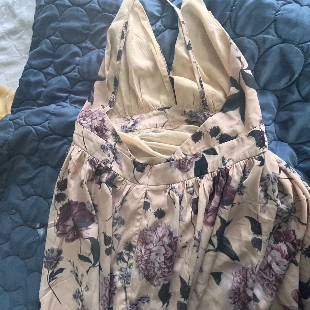 SHEIN Blush Pink Floral V-Neck Maxi Dress - Picture 3 of 4